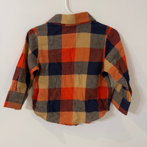 Old Navy Toddler boys plaid shirt in size 12-18 months - Picture 4 of 4